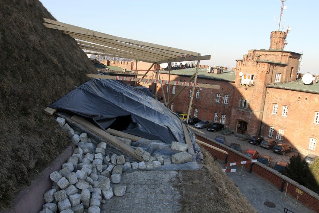 Kopiec czeka na gruntowny remont. Szacuje się, że naprawa wzniesienia może kosztować 5 mln zł