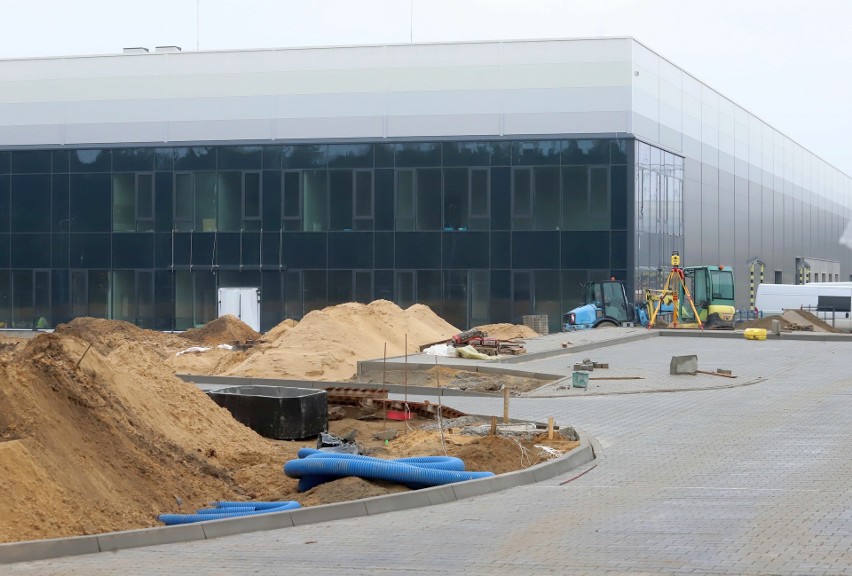 Trwa budowa wielkiego centrum logistycznego na radomskim Wincentowie. Stoją dwie hale, budowany jest cały wewnętrzny układ drogowy