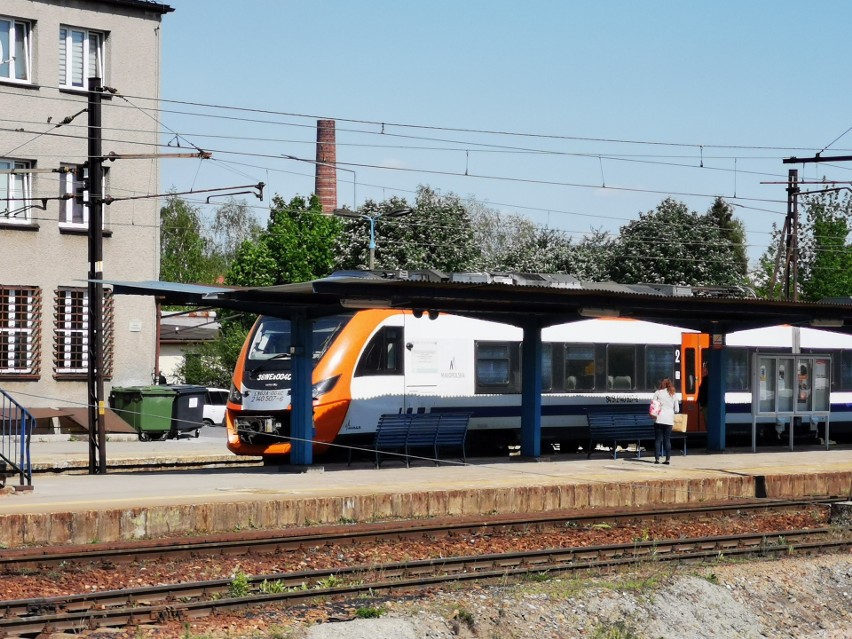 Autobus zamiast pociągu. Ruszył remont nasypu kolejowego na szlaku Trzebinia - Chrzanów