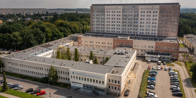 W jastrzębskiej lecznicy zapewniają, że poszukiwania lekarzy, dzięki którym oddział otolaryngologii mógłby ponownie funkcjonować, cały czas trwają.