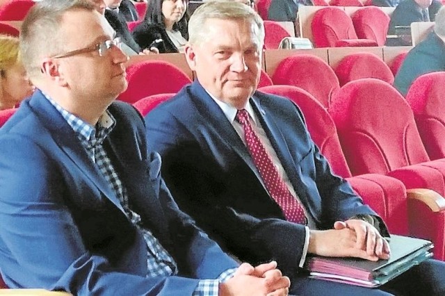 Rafał Rudnicki (ex-PiS) i Tadeusz Truskolaski (bezpartyjny) na ostatniej sesji rady miasta.