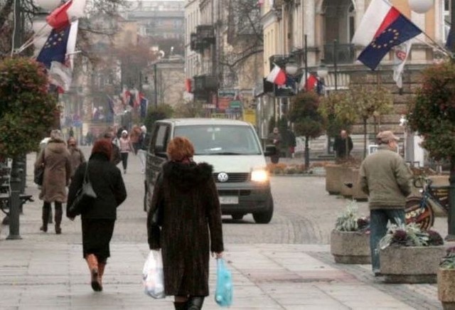 W Radomiu mamy nie tylko największe bezrobocie i najniższe płace, ale znacznie odstajemy w innych parametrach cywilizacyjnych, w porównaniu nie tylko z Warszawą, ale też Płockiem, czy Siedlcami.