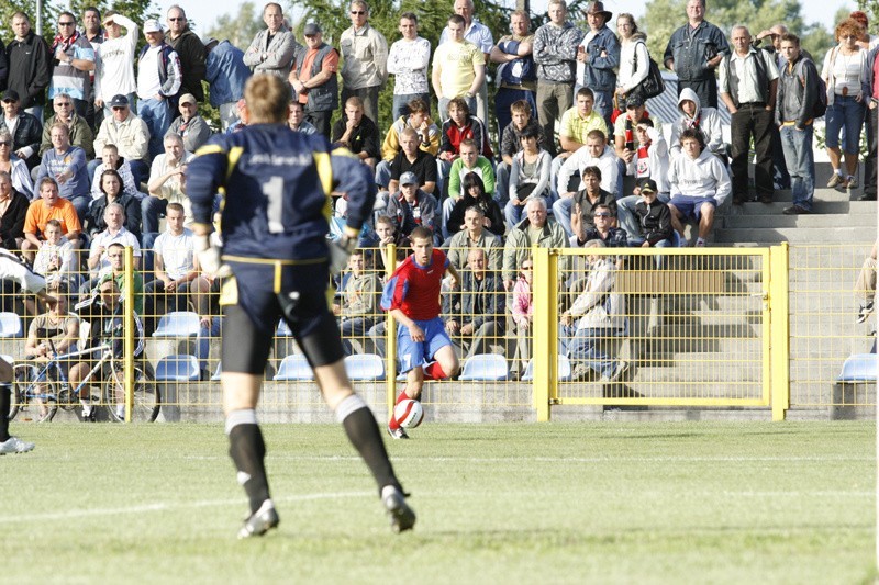 Bezbramkowym remisem zakonczyly sie III-ligowe derby regionu...