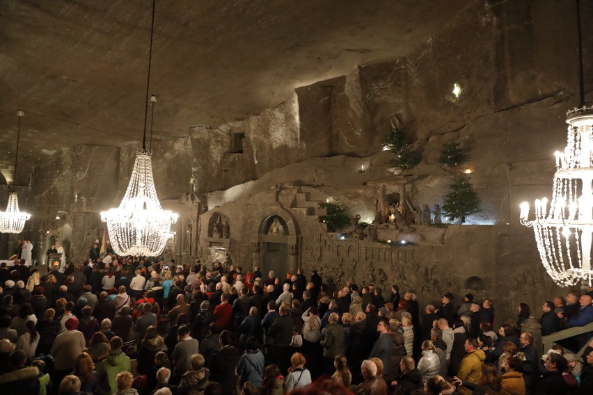 Wieliczka. Ponad 600 osób na podziemnej Pasterce