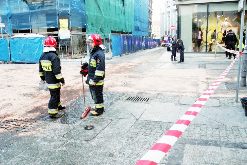 08.10.2013 wroclaw wielka plama oleju jadalnego na ulicy...