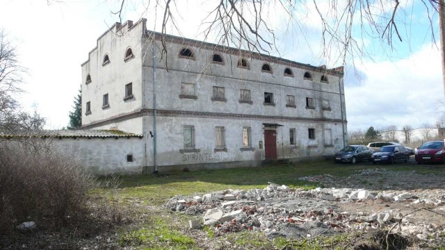 Jeśli wszystko pójdzie zgodnie z planem, w tym zaniedbanym  spichlerzu w Łysomicach spotykać się będą seniorzy, juniorzy i dzieci