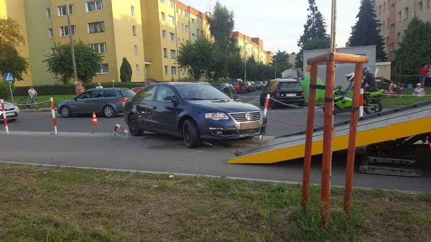 Pijana kobieta staranowała w Kluczborku słupki i wjechała na...