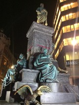 Pomnik Adama Mickiewicza na rynku w Katowicach! Jest taki jak w Krakowie