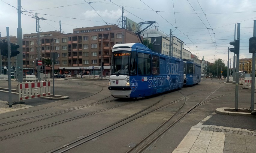 Szczecińskim tramwajom brakuje wygodnych dla pasażerów tras? "5" i "11" wróciły na stałą trasę, ale to tymczasowa była lepsza