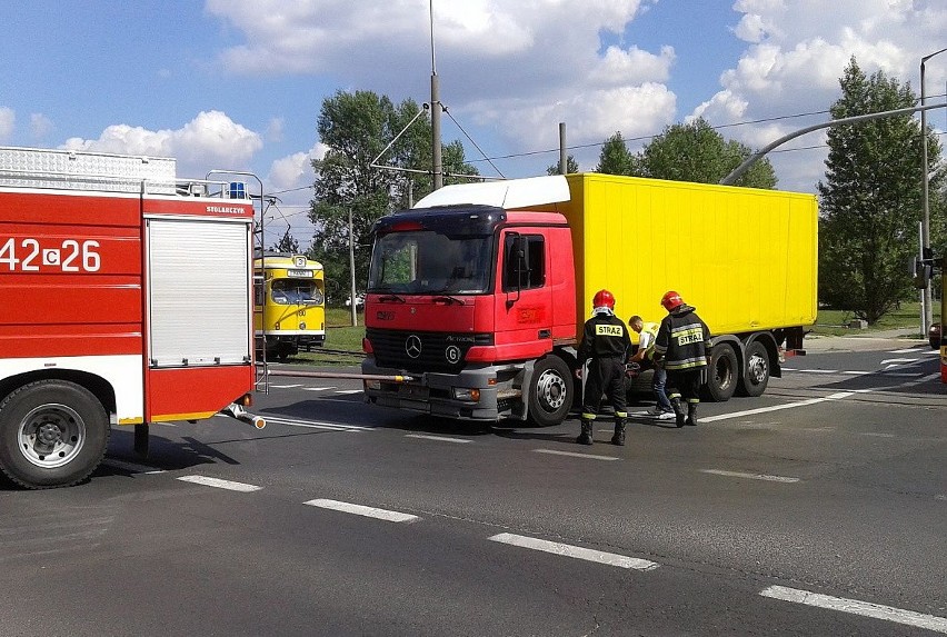 Ciężarówka mercedes actros zepsuła się akurat pośrodku...