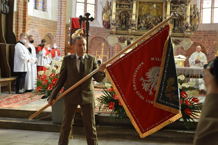 23 września nadano sztandar Nadleśnictwu Ośno Lubuskie.