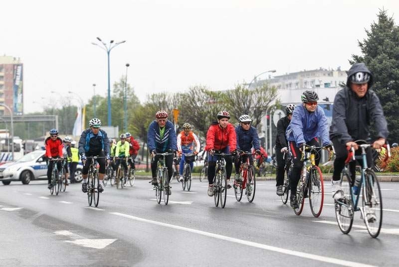 Na rowerach dojadą do Watykanu