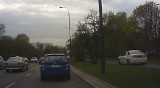 Pirat drogowy pędził bmw po chodniku w Łodzi. Slalom między pieszymi na Mickiewicza. Sprawczyni zgłosiła się na policję [WIDEO]