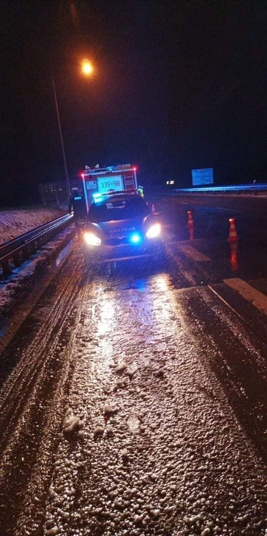 Wypadek i dachowanie na A4 pod Wrocławiem