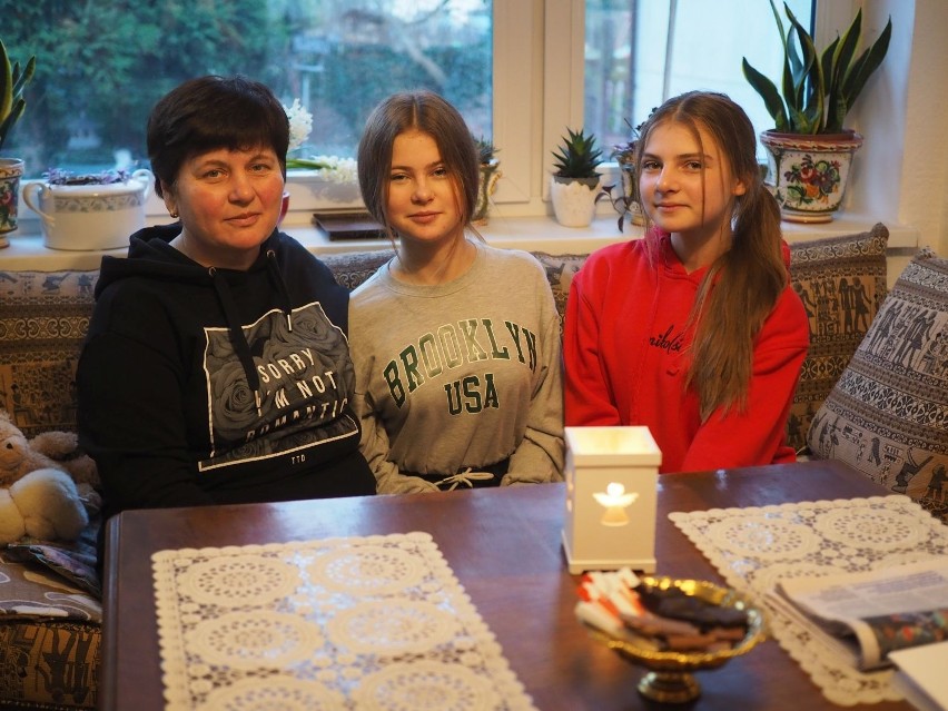 Daria i Krystyna, 14-letnie bliźniaczki z Ukrainy, w...