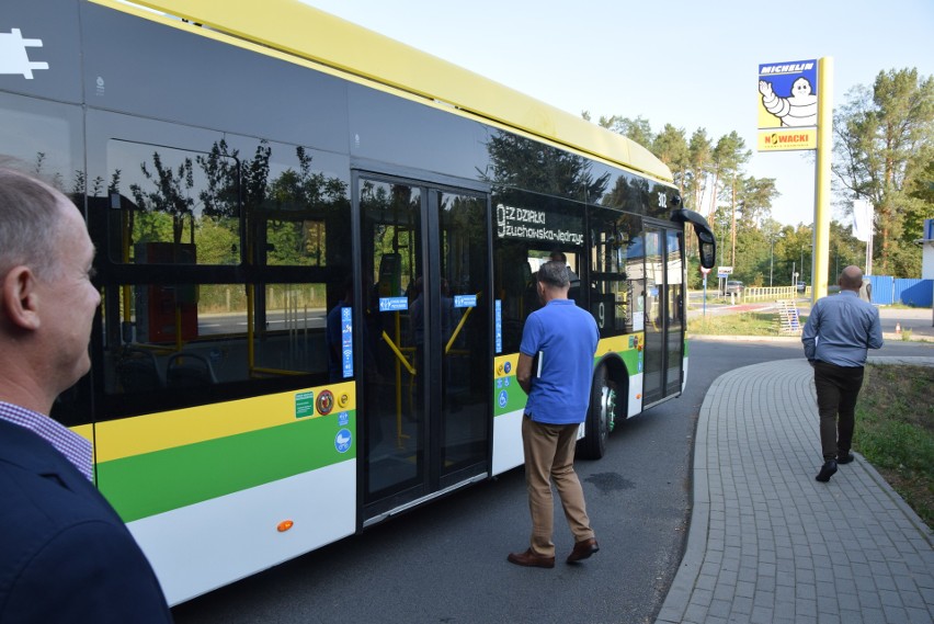 Pierwszy kurs pierwszego autobusu elektrycznego na ulicach...