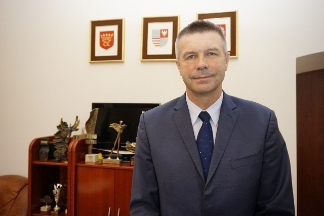 Prezydent Kielc Bogdan Wena zapowiada, że jeśli dostanie podwyżkę wynagrodzenia, to przekaże ją na stypendia dla zdolnej młodzieży