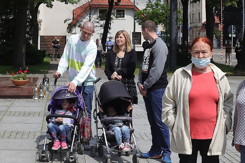 Boże Ciało w łódzkiej archikatedrze. Procesja w maseczkach mniej liczna niż zazwyczaj