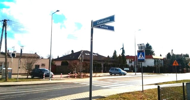 Zastępca wójta Osielska Krzysztof Lewandowski dostał mieszkanie komunalne przy ul. Centralnej w Osielsku. Radni mówią o kolesiostwie.