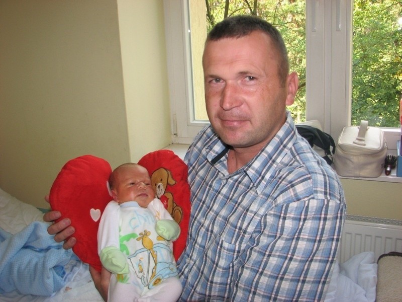 Tobiasz Bednarczyk urodził się we wtorek, 21 sierpnia. Ważył...