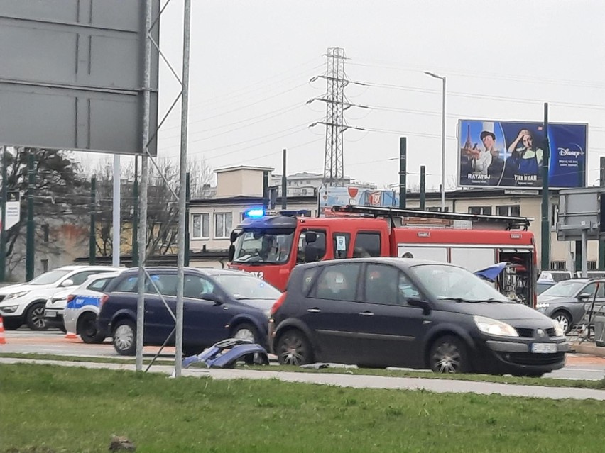 Kilkuletnie dziecko zabrano do szpitala. Na miejscu trwają...