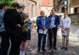 Władze Gdańska chcą odebrać Związkowi Literatów Polskich siedzibę. Konferencja prasowa z udziałem Kacpra Płażyńskiego
