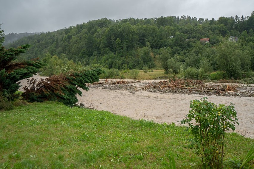 Limanowszczyzna. Mieszkańcy walczą ze skutkami ulewnych deszczy