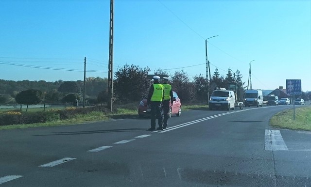 To akcja policji z 10 października w Bytomiu Odrzańskim. Zatrzymano kierowcę toyoty. Miał 0,8 promila