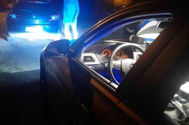 Zatrzymany przez drogówkę w Olzie 30-letni mieszkaniec powiatu wodzisławskiego miał czynny zakaz prowadzenia pojazdów mechanicznych