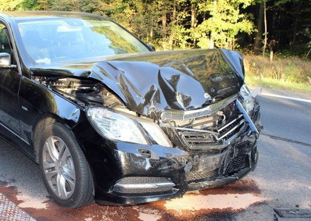 W Świerklańcu zderzyły się trzy samochody. Dwie osoby trafiły do szpitala