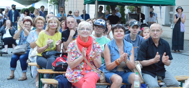 Anna Ozner Artystka oczarowała słuchaczy koncertu z cyklu muzZOK Lata Muz Wszelakich w Zielonej Górze.