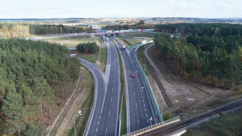 Na S5 w powiecie świeckim wciąż można spotkać pracowników....