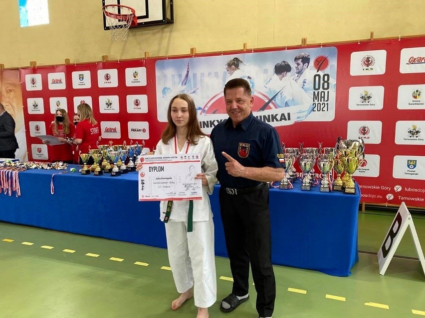 Julia Domagała ze Skarżyska medalistką mistrzostw Polski w karate