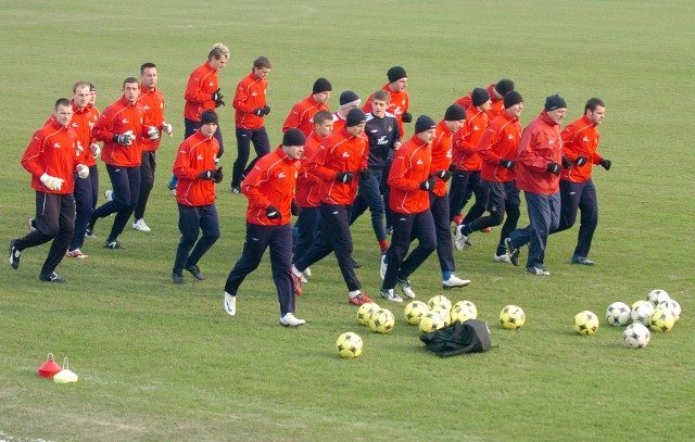 17 stycznia, piłkarze Wisły Kraków podczas treningu przed startem ligi.