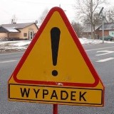 Wypadek w Milejowicach. Auto dachowało i wylądowało w rowie