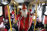 Św. Mikołaj przybył do nas autobusem i odwiedził dzieci w lubelskich szpitalach (ZDJĘCIA, FILM)