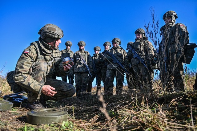 Ćwiczenia podstawowe żołnierzy dobrowolnej zasadniczej służby wojskowej.