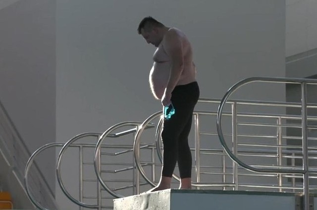 Adam Kraśko w "Celebrity Splash" (fot. Polsat)