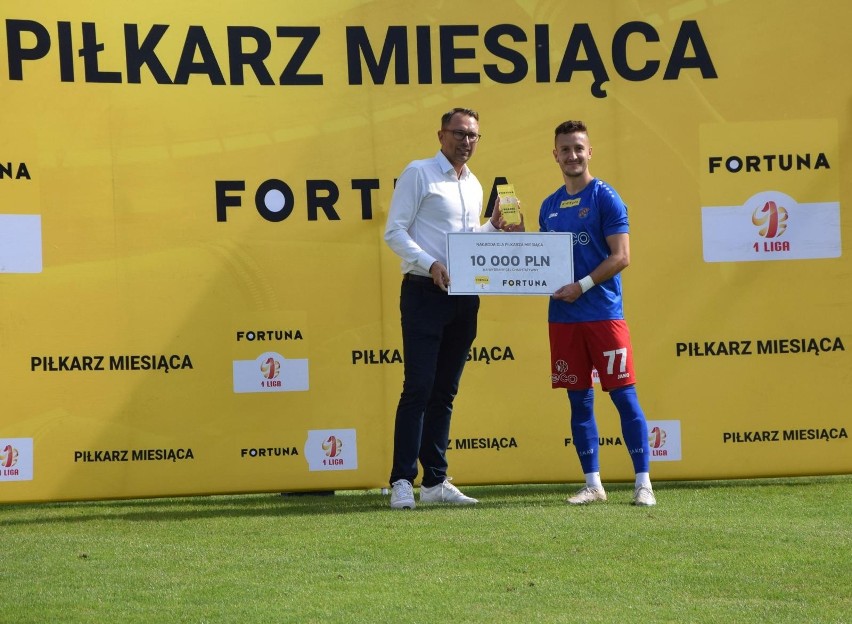 Borja Galan z nagrodą dla najlepszego piłkarza Fortuna 1...