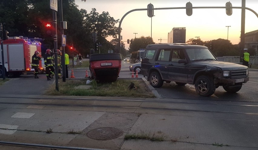 Wypadek na al. Mickiewicza i ul. Żeromskiego