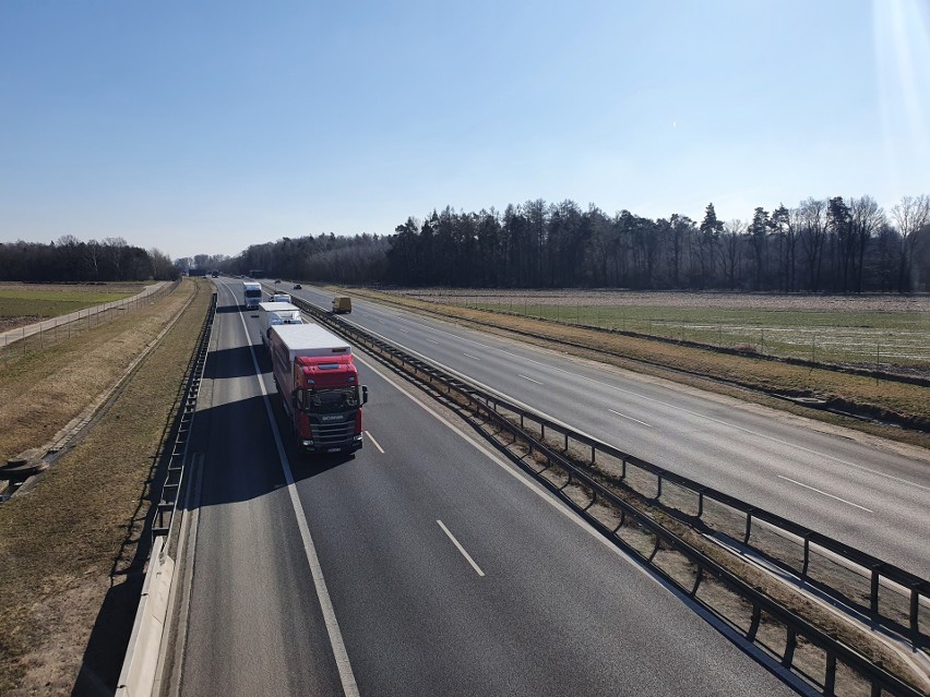 Na autostradzie A4, tuż za granicą województw śląskiego i...