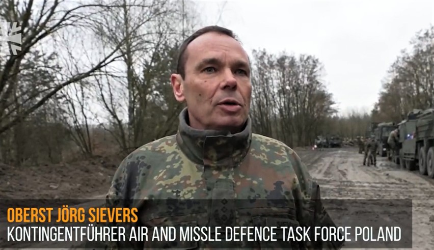 Kadr z filmu opublikowanego przez Bundeswehrę. Dowódca misji