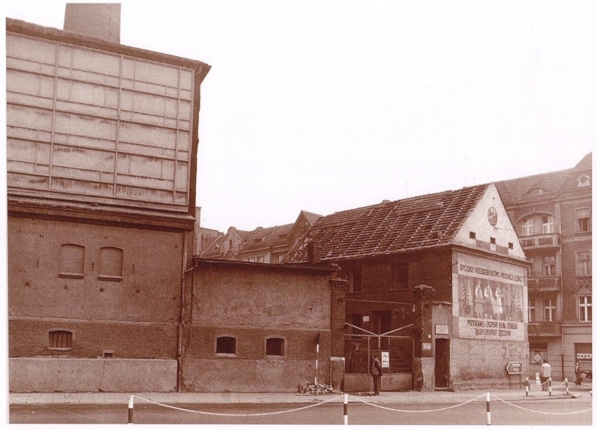 Opole: Stary browar na placu Kopernika, 1977 rok. Zobacz...