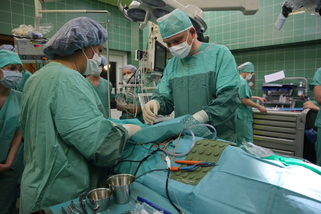 W ciągu roku laryngolodzy z USK w Opolu wykonują ok. 150 zabiegów, przy których będą teraz korzystać z nowego urządzenia.