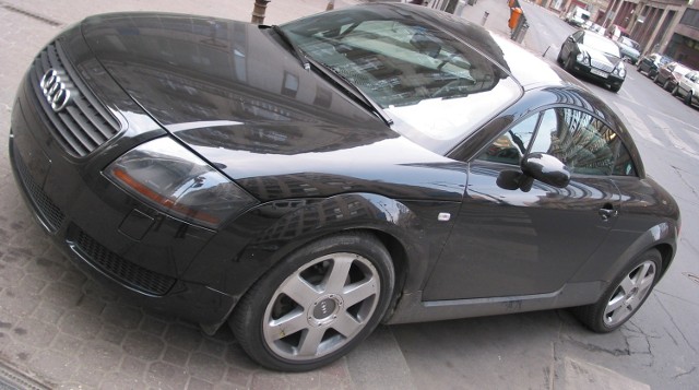 Do najczęściej kradzionych samochód należą audi oraz volkswageny. Na zdjęciu audi TT.