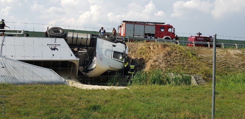 Wypadek na S8 pod Wrocławiem. Zderzyły się ciężarówki. Są korki