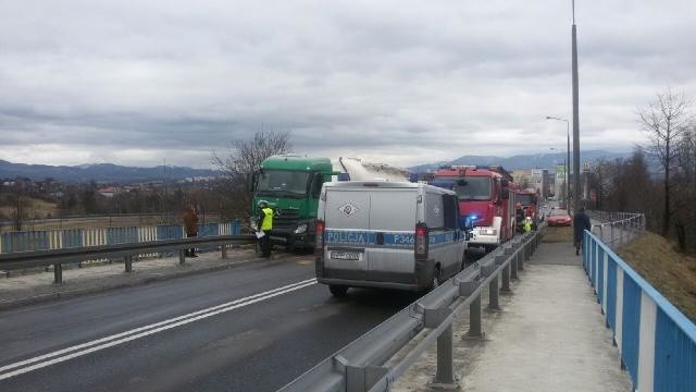 Wypadek na ulicy Katowickiej w Cieszynie, nie żyje kierowca...
