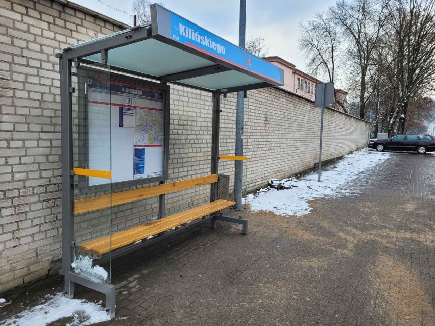 Kostka brukowa po wymianie starych wiat na nowe została...