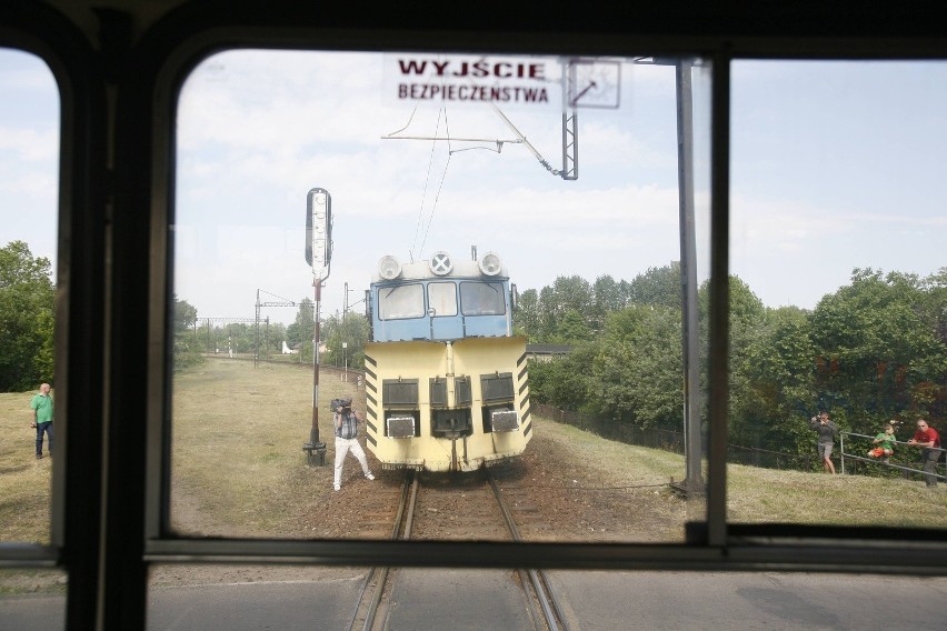 Wypadek pociągu i autobusu - symulacja w Sosnowcu