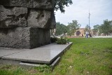 Pomnik poety Józefa Czechowicza w rozsypce. Jest szansa na remont?